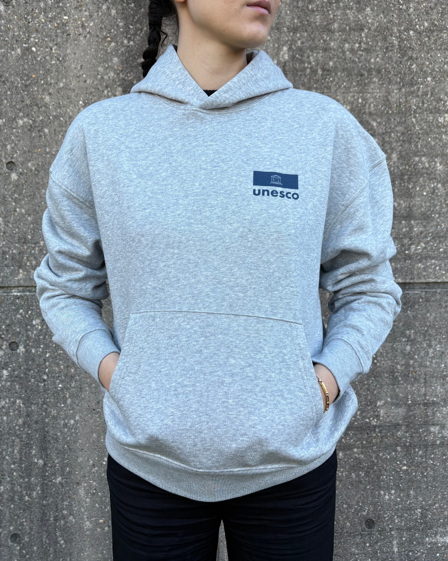Sudadera con logo UNESCO