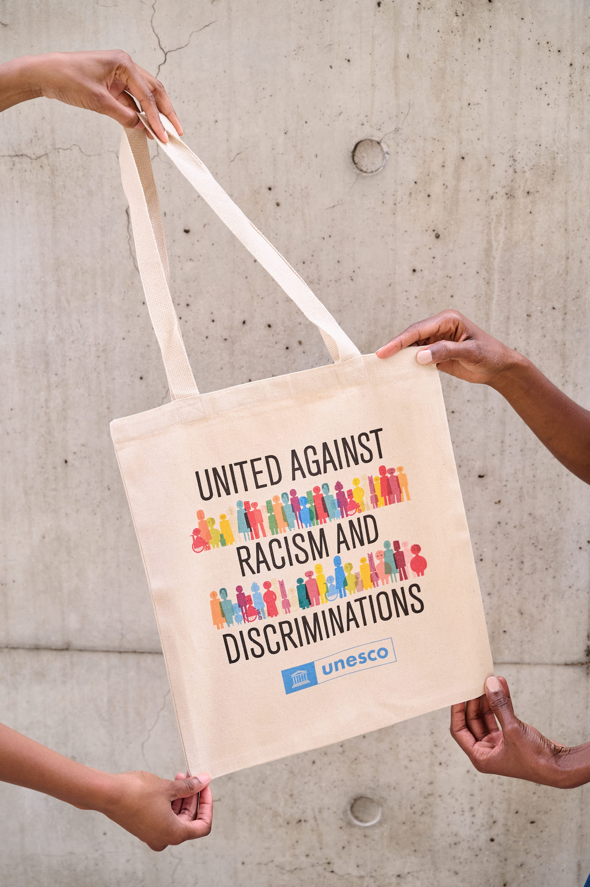 Sac "Unis contre le Racisme et les Discriminations"