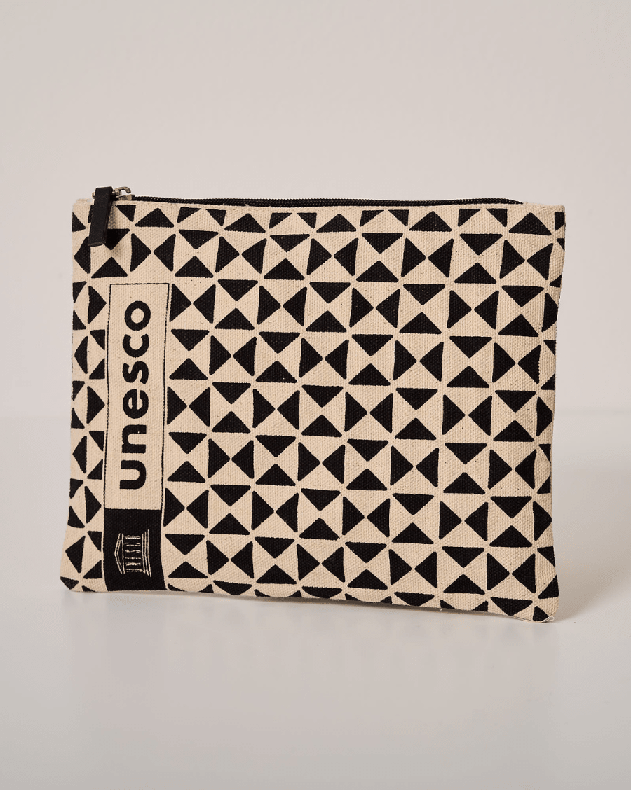 Pochette triangle UNESCO - UNESCO Shop