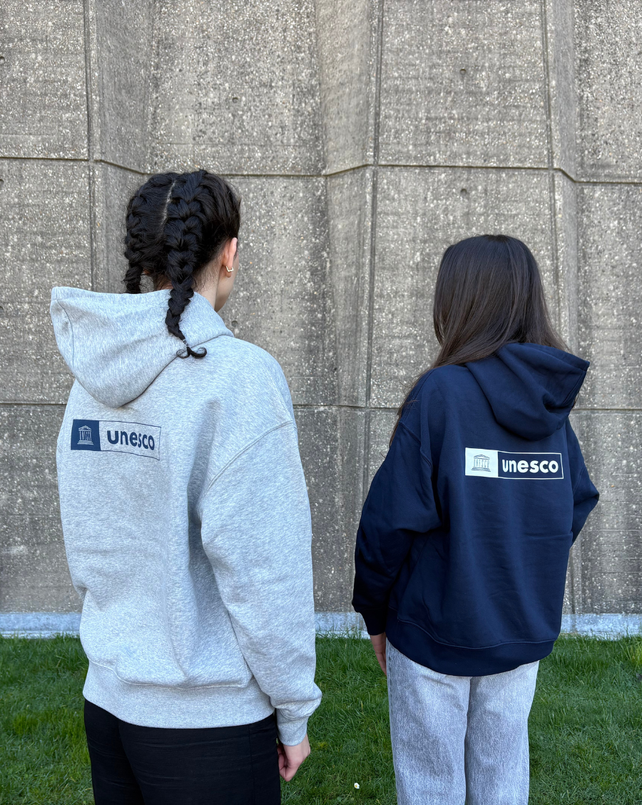 Sweatshirt with UNESCO logo