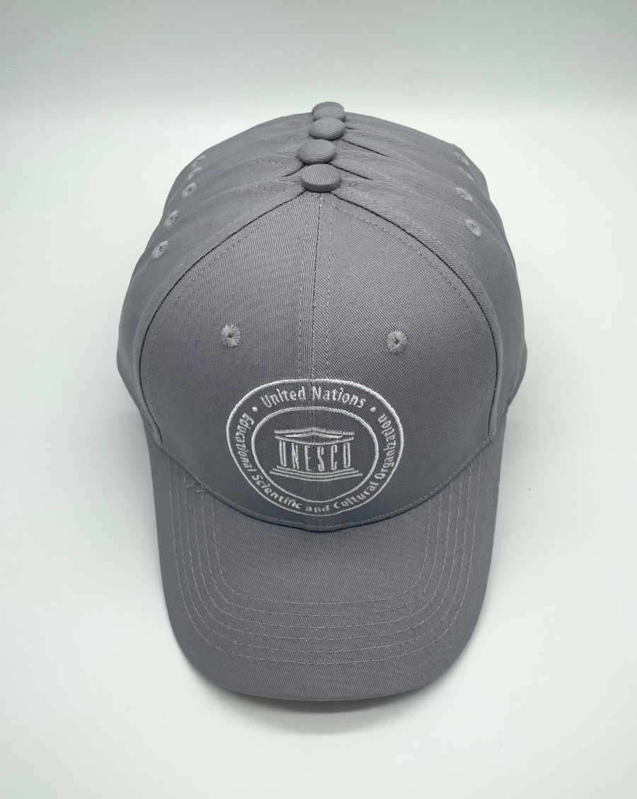 Gorra UNESCO bordada